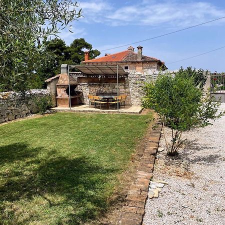 Holiday Home Stancija Becic Mugeba Exterior photo