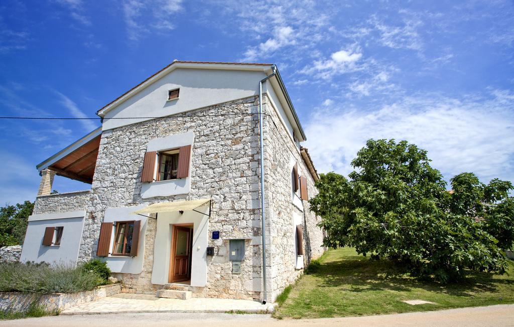 Holiday Home Stancija Becic Mugeba Exterior photo